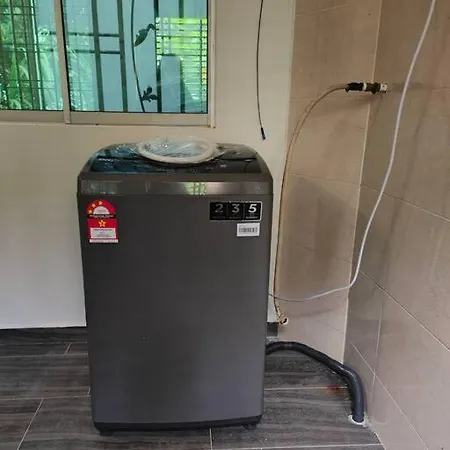 Three Bedroom Tarraced House - Rainahomestay Pasir Gudang Exterior photo