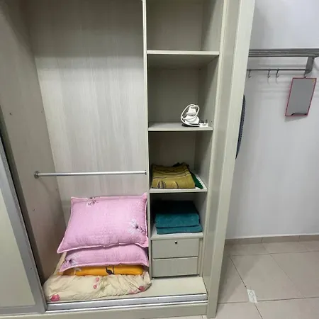 Three Bedroom Tarraced House - Rainahomestay Pasir Gudang Exterior photo