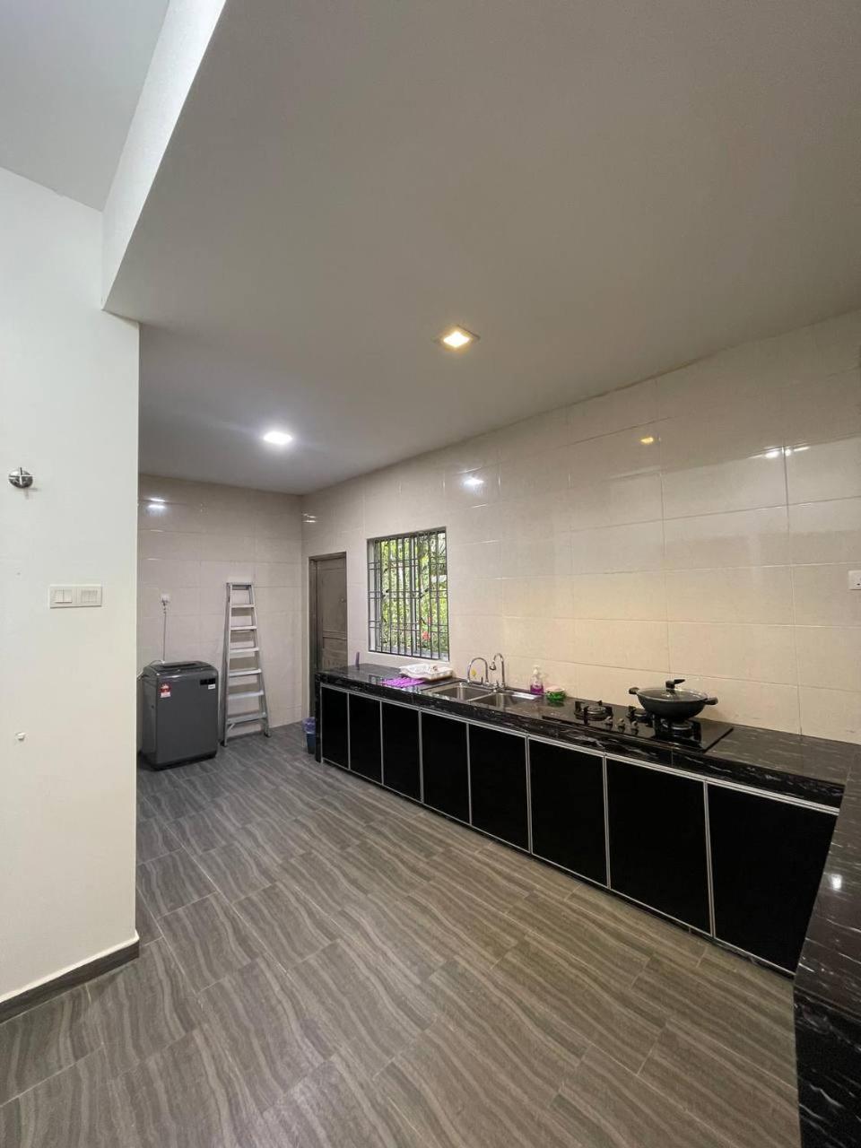 Holiday home Three Bedroom Tarraced House - Rainahomestay